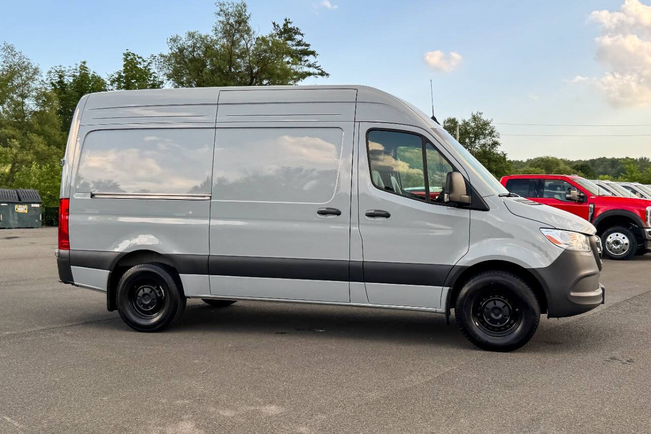 mercedes-benz sprinter cargo van 2024 W1Y4NBHY4RP724217 image mercedes-benz sprinter cargo van 2024 W1Y4NBHY4RP724217 image